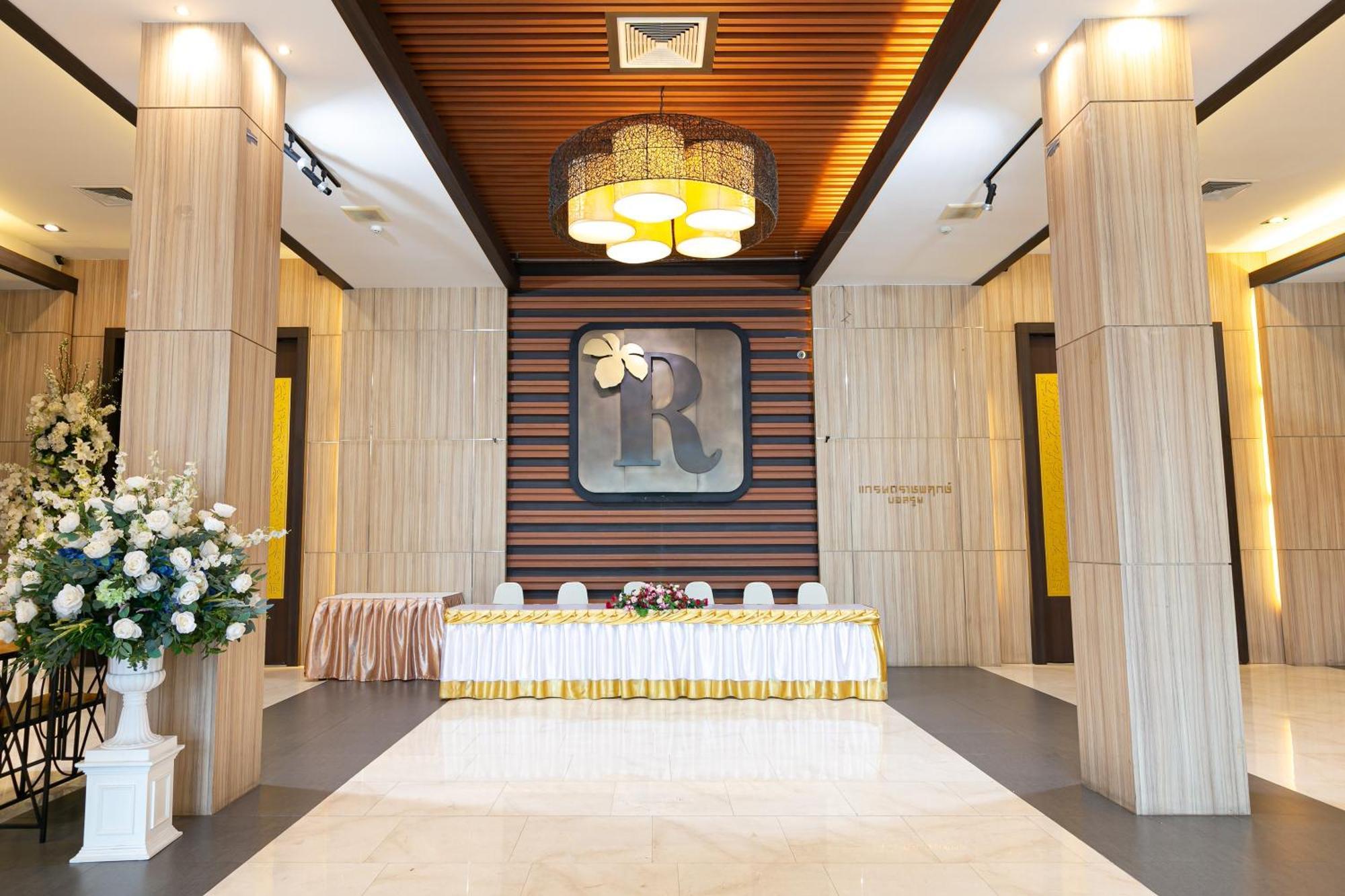 Grand Ratchapruek Hotel Pak Kret Ngoại thất bức ảnh